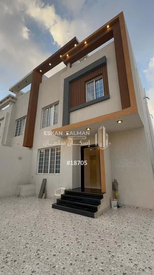 فيلا 370 متر مربع شرقية على شارع 25م الأخباب، الطائف