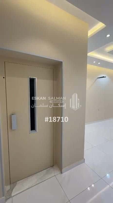 فيلا 370 متر مربع شرقية على شارع 25م الأخباب، الطائف