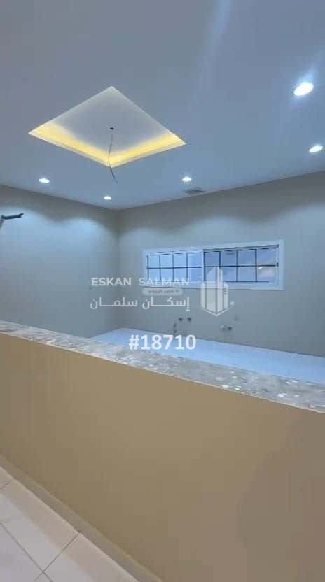 فيلا 370 متر مربع شرقية على شارع 25م الأخباب، الطائف