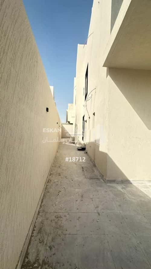 دور 233 متر مربع ب 6 غرف ضاحية الملك فهد، الدمام