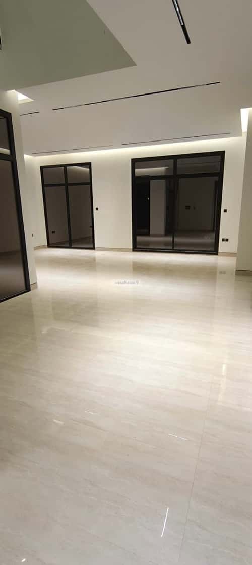 فيلا 240 متر مربع شرقية على شارع 20م النرجس، شمال الرياض، الرياض