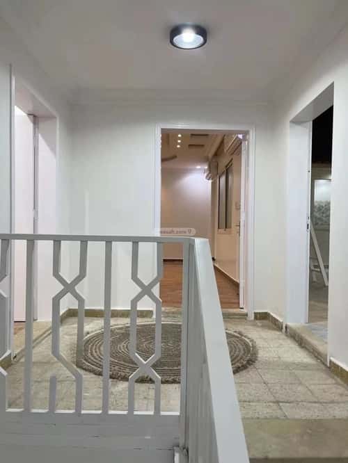 Floor 672 SQM with 5 Bedrooms Ishbiliyah, East Riyadh, Riyadh