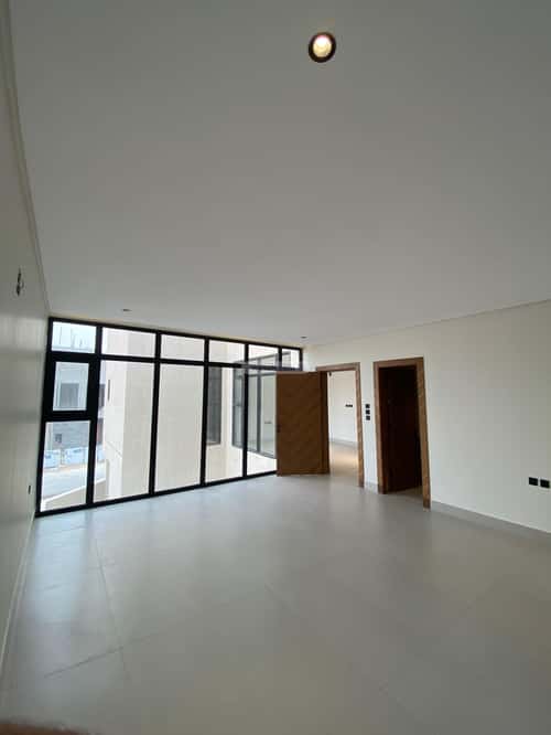 5 bedroom villa in Al Mahdiyyah