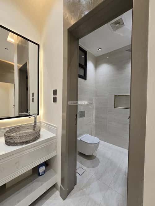 Floor 140 SQM with 5 Bedrooms Al- Nadwah, East Riyadh, Riyadh