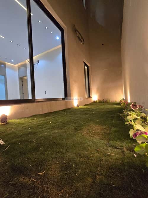 Floor 140 SQM with 5 Bedrooms Al- Nadwah, East Riyadh, Riyadh