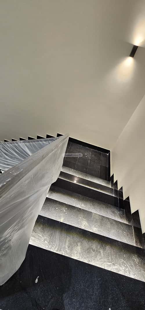 فيلا 300 متر مربع غربية على شارع 15م الفروسية، شرق جدة، جدة