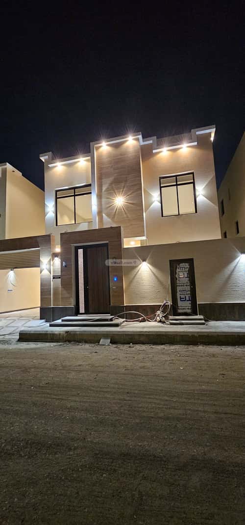 Villa 379 SQM with 3 Apartments Facing South Al Hamadhnyah, East Jeddah, Jeddah