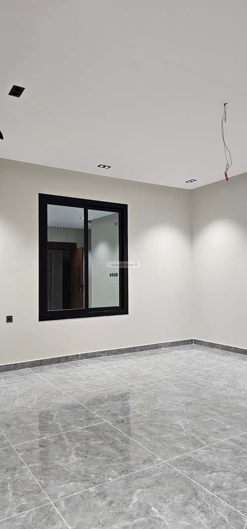 Villa 379 SQM with 3 Apartments Facing South Al Hamadhnyah, East Jeddah, Jeddah