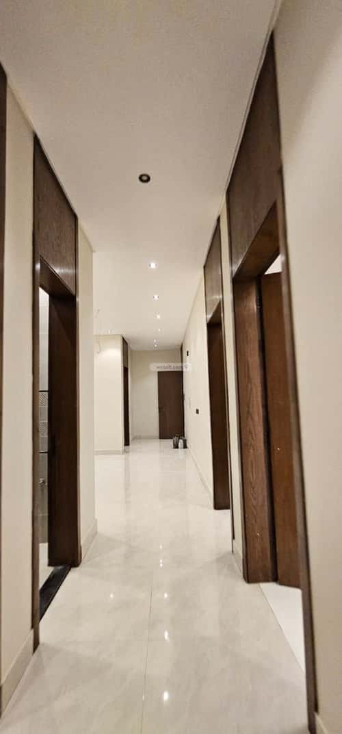 فيلا 300 متر مربع مع 3 شقق واجهة غربية الرحمانية، شرق جدة، جدة