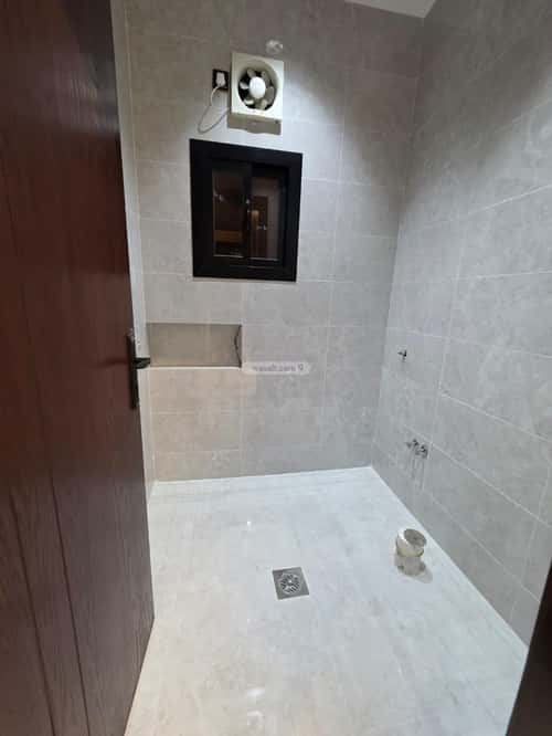 Villa 300 SQM with 3 Apartments Facing West Al Frosyah, East Jeddah, Jeddah