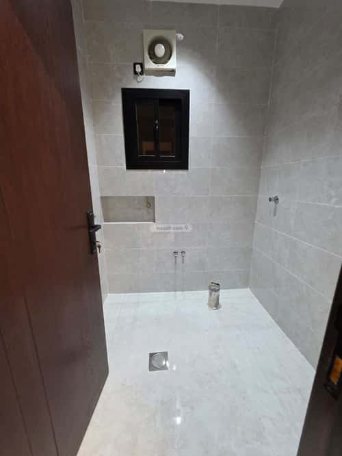 فيلا 300 متر مربع مع 3 شقق واجهة غربية الفروسية، شرق جدة، جدة