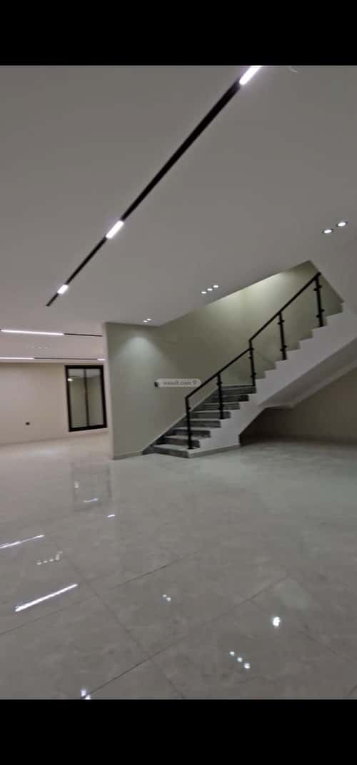 Villa 300 SQM with 3 Apartments Facing East Al Rahmanyah, East Jeddah, Jeddah