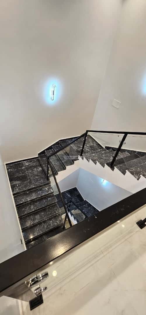 Villa 287 SQM with 3 Apartments Facing West Al Rahmanyah, East Jeddah, Jeddah