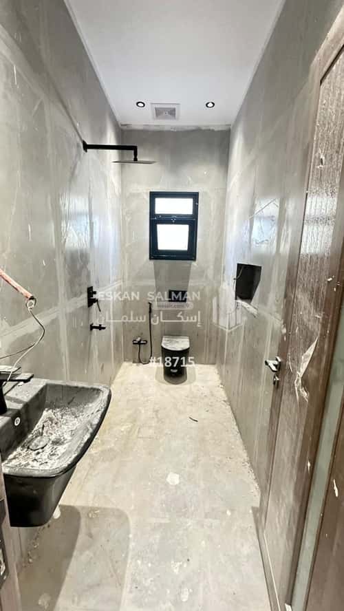 دور 243 متر مربع ب 6 غرف ضاحية الملك فهد، الدمام