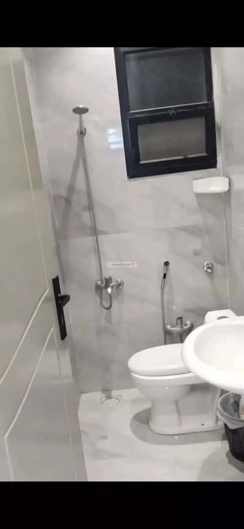 دور 318 متر مربع ب 3 غرف السعادة، شرق الرياض، الرياض