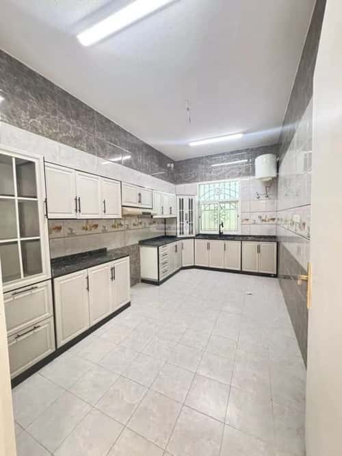 شقة 3 غرف في العارض