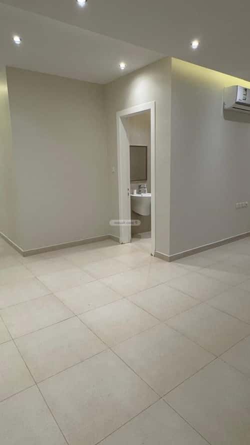 3 bedroom floor in Al Qairawan