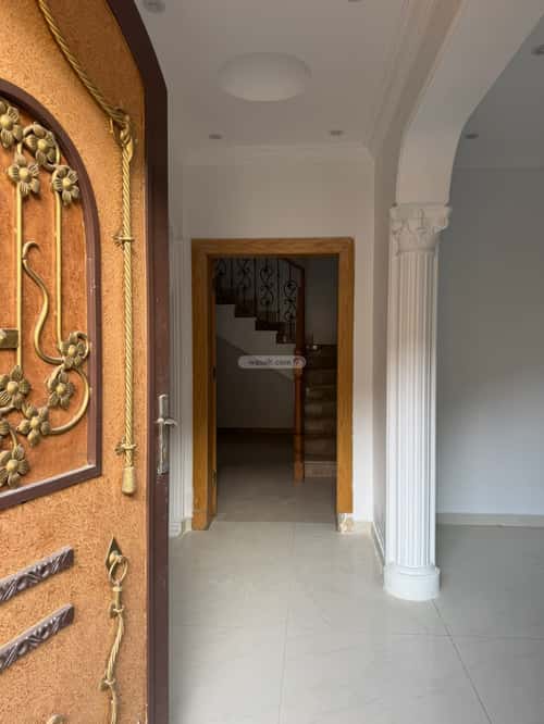 Villa 200 SQM Facing South with 8 Bedrooms Ar-Rabwah, Central Riyadh, Riyadh