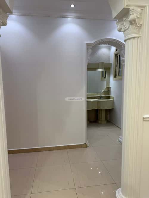 Villa 200 SQM Facing South with 8 Bedrooms Ar-Rabwah, Central Riyadh, Riyadh