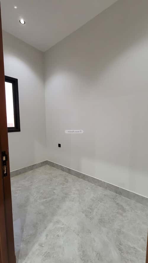 Floor 168 SQM with 5 Bedrooms Al Bayan, East Riyadh, Riyadh
