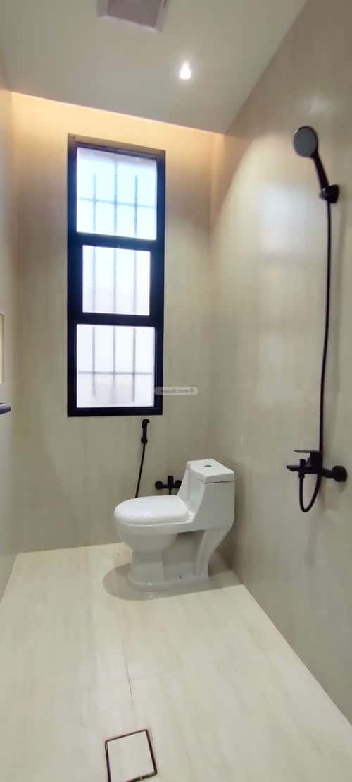 فيلا 300 متر مربع جنوبية على شارع 25م التعاون، خميس مشيط