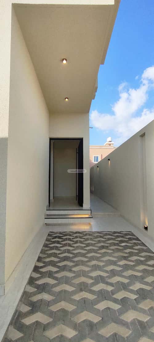Villa 300 SQM Facing South on 25m Width Street Al Taawun, Khamis Mushait