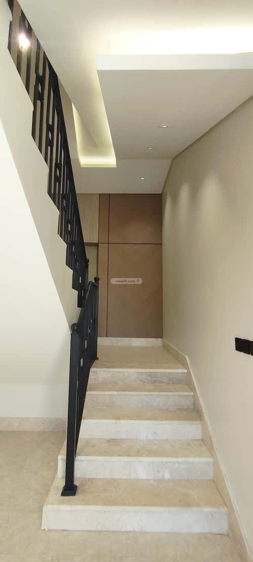 فيلا 300 متر مربع جنوبية على شارع 25م التعاون، خميس مشيط