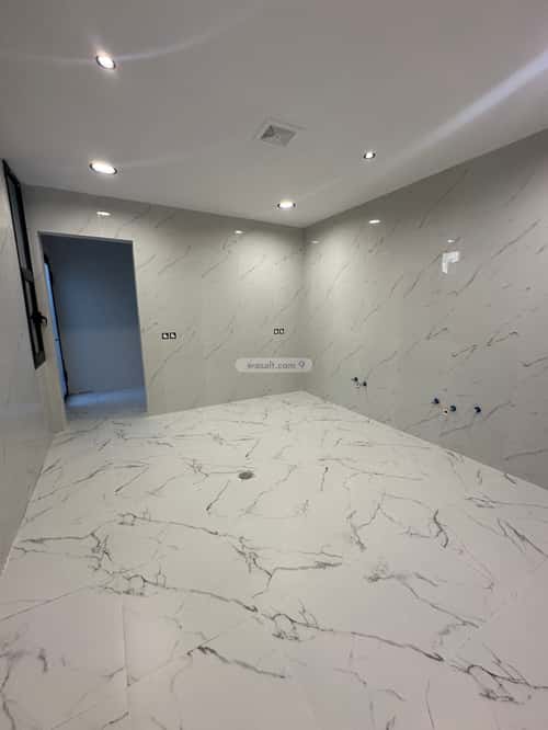 فيلا 394 متر مربع جنوبية على شارع 16م الشعلة، الدمام