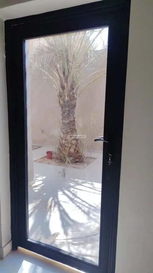 فيلا 420 متر مربع شمالية على شارع 15م الملز، وسط الرياض، الرياض