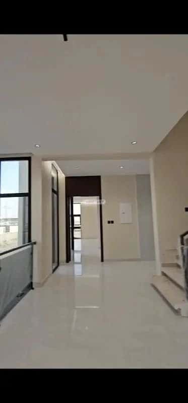 فيلا 300 متر مربع جنوبية على شارع 18م الرحمانية، شرق جدة، جدة