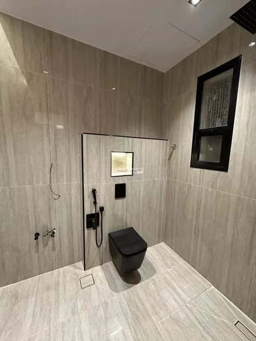 فيلا 240 متر مربع شرقية على شارع 20م الرمال، شرق الرياض، الرياض