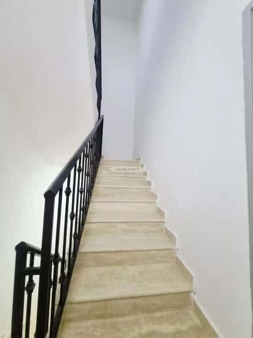 فيلا 300 متر مربع شرقية على شارع 15م النهضة، شرق الرياض، الرياض