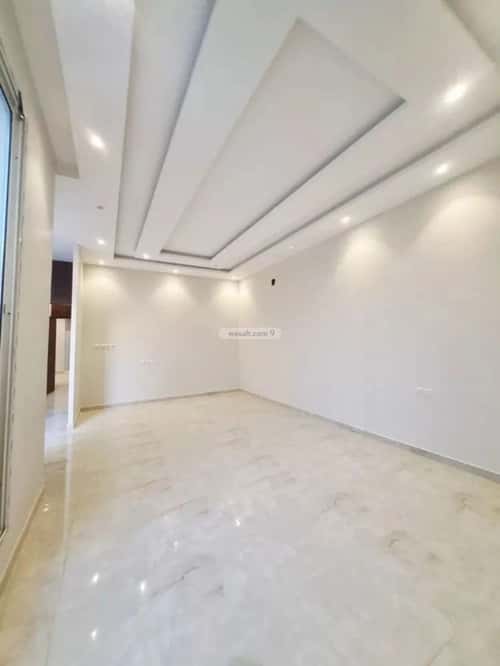 فيلا 300 متر مربع شرقية على شارع 15م النهضة، شرق الرياض، الرياض