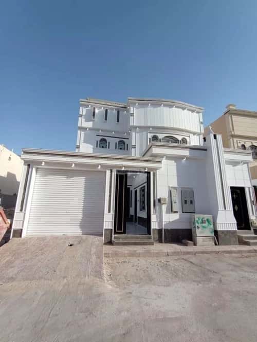 فيلا 360 متر مربع شمالية على شارع 15م الرمال، شرق الرياض، الرياض