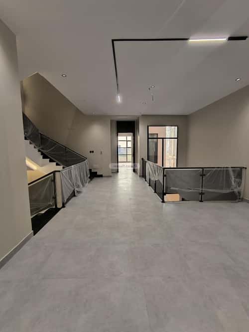 فيلا 300 متر مربع شمالية على شارع 15م الفروسية، شرق جدة، جدة