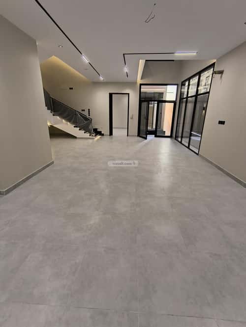 فيلا 300 متر مربع شمالية على شارع 15م الفروسية، شرق جدة، جدة