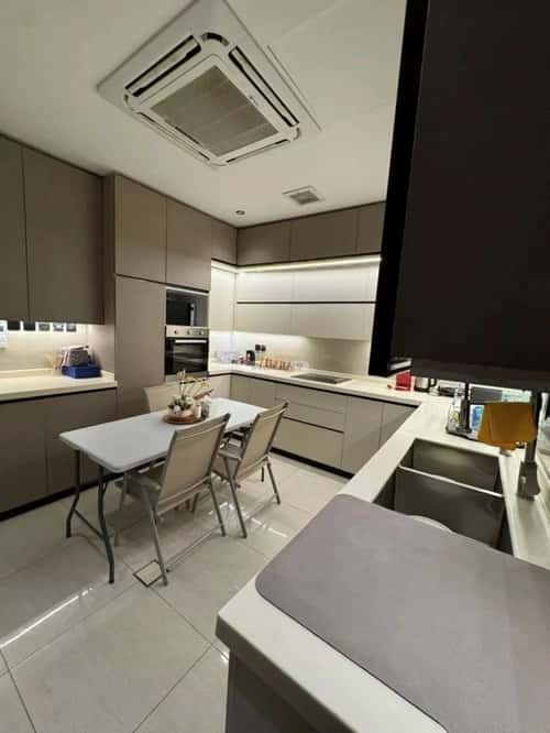 فيلا 200 متر مربع واجهة شمالية ب 7 غرف النرجس، شمال الرياض، الرياض