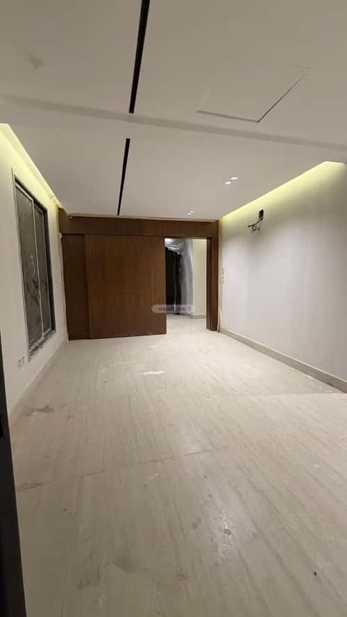 فيلا 300 متر مربع غربية على شارع 15م القيروان، شمال الرياض، الرياض