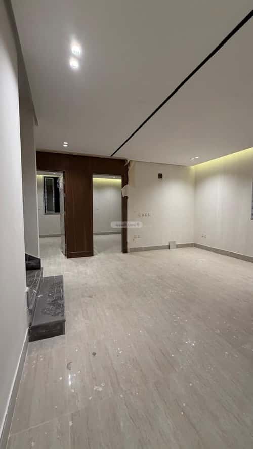 فيلا 300 متر مربع غربية على شارع 15م القيروان، شمال الرياض، الرياض