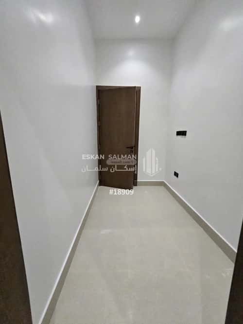 فيلا 250 متر مربع جنوبية على شارع 18م المعيزيلة، شرق الرياض، الرياض