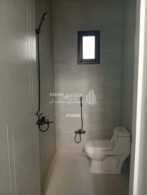 Floor 215 SQM with 5 Bedrooms Al-Janadriyah, East Riyadh, Riyadh