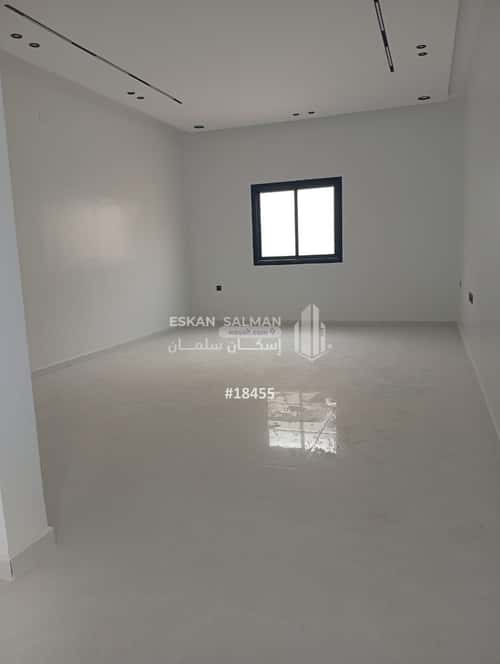 Floor 215 SQM with 5 Bedrooms Al-Janadriyah, East Riyadh, Riyadh