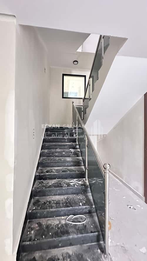 فيلا 378 متر مربع غربية على شارع 20م العزيزية، الجبيل