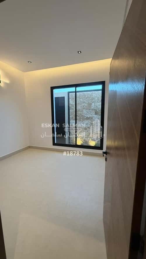 دور 236 متر مربع ب 7 غرف نوارة، المزاحمية