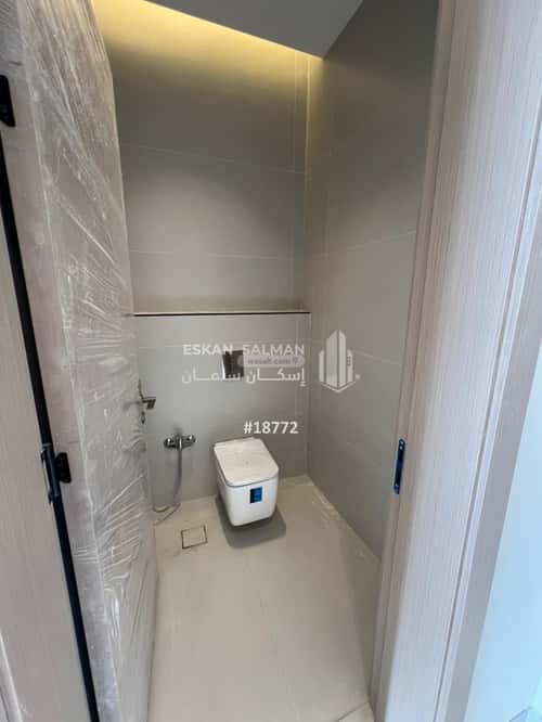 فيلا 230 متر مربع شمالية على شارع 15م الرمال، شرق الرياض، الرياض