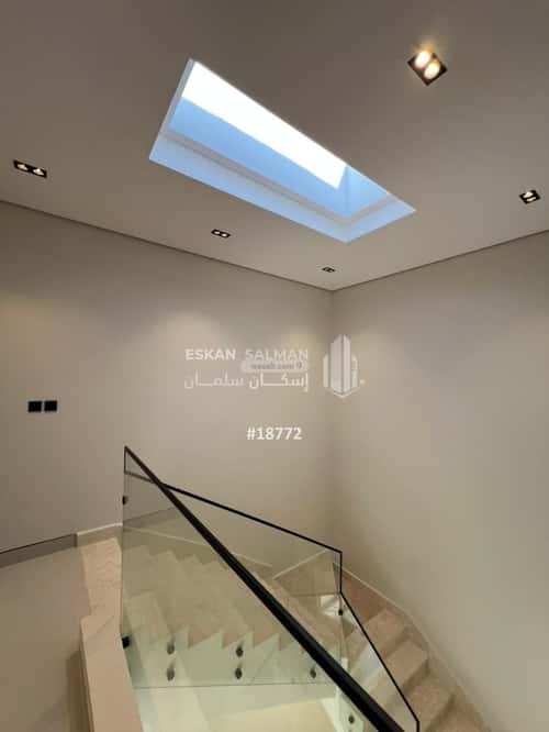 فيلا 230 متر مربع شمالية على شارع 15م الرمال، شرق الرياض، الرياض