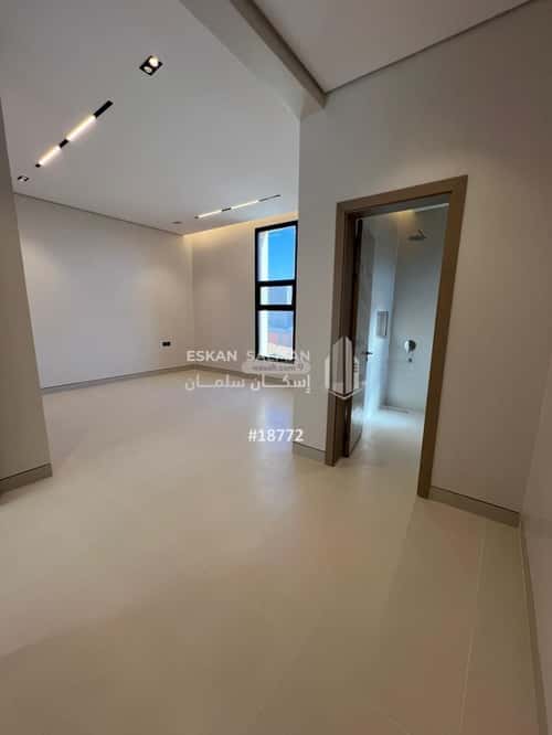 فيلا 230 متر مربع شمالية على شارع 15م الرمال، شرق الرياض، الرياض