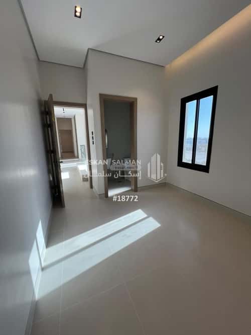 فيلا 230 متر مربع شمالية على شارع 15م الرمال، شرق الرياض، الرياض