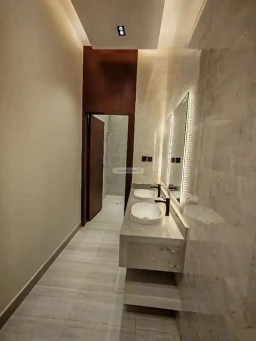 Floor 177 SQM with 5 Bedrooms Al-Janadriyah, East Riyadh, Riyadh