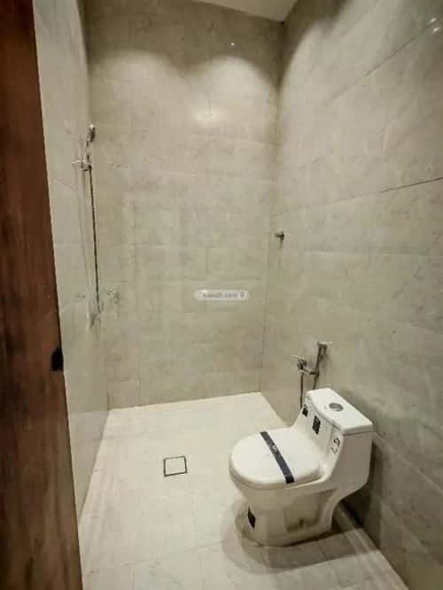 Floor 177 SQM with 5 Bedrooms Al-Janadriyah, East Riyadh, Riyadh